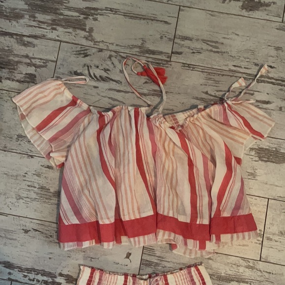 Two piece set - Picture 3 of 3